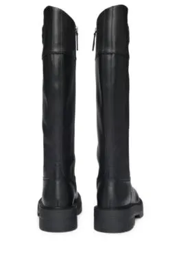 Botas hasta la rodilla en piel con monograma Double B acolchado