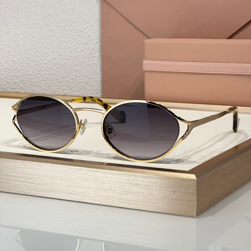 Gafas de sol de damas calientes para verano popular de 52y diseñador elegante estilo al aire libre al aire libre