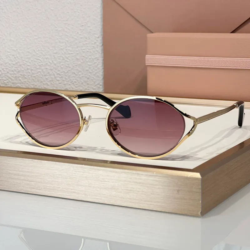 Gafas de sol de damas calientes para verano popular de 52y diseñador elegante estilo al aire libre al aire libre