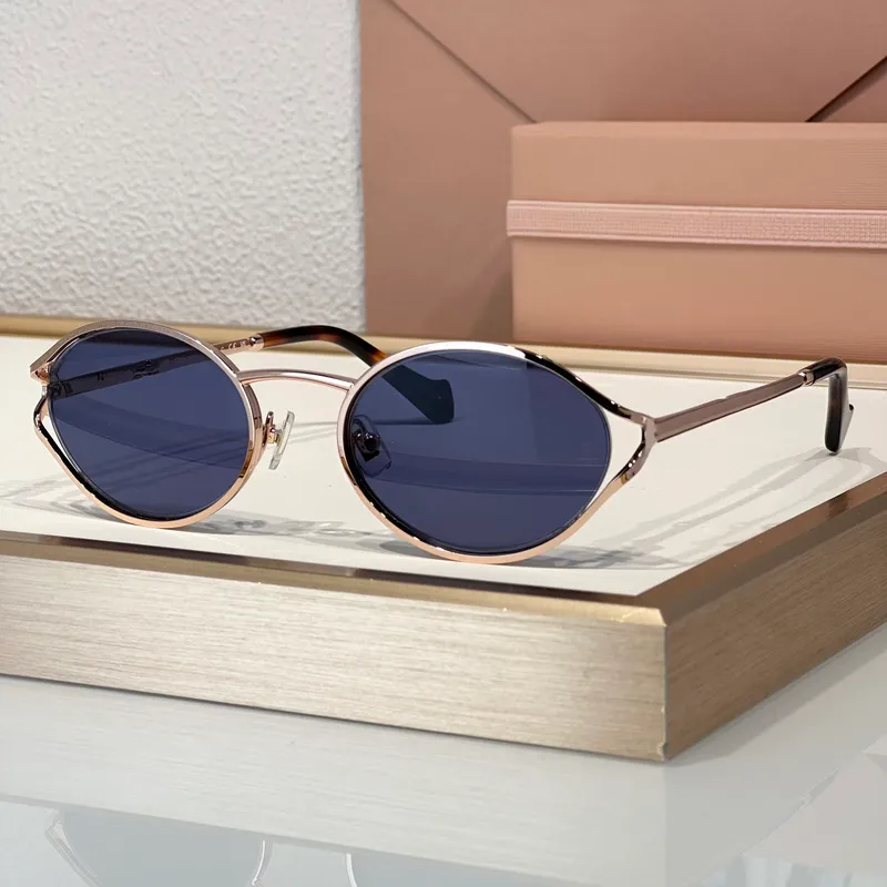 Gafas de sol de damas calientes para verano popular de 52y diseñador elegante estilo al aire libre al aire libre