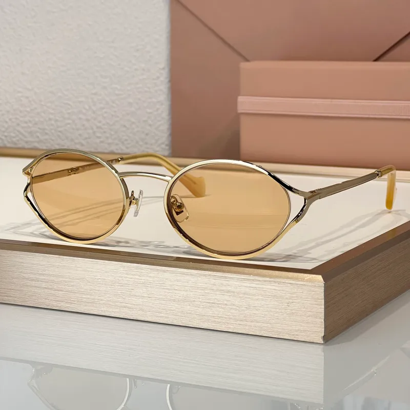 Gafas de sol de damas calientes para verano popular de 52y diseñador elegante estilo al aire libre al aire libre