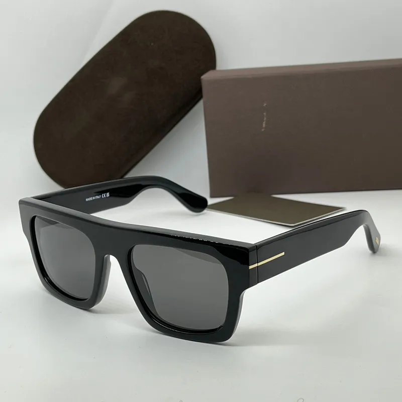 Gafas de sol de diseñador para hombres y mujeres 711 Verano Clásico al aire libre 0711 Estilo Anti-Ultravioleta Placa retro Fibr