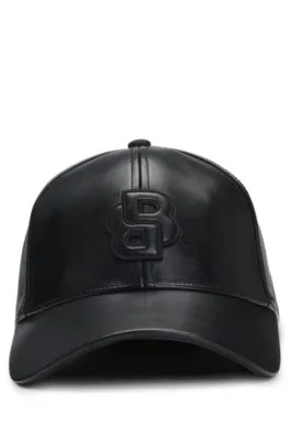 Gorra de piel sintética con monograma Double B