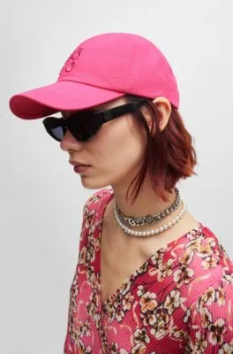 Gorra de sarga de algodón con logo floral bordado