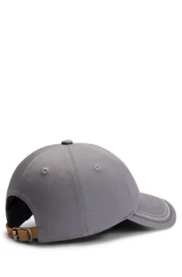 Gorra para equitación con logo bordado y correa de piel