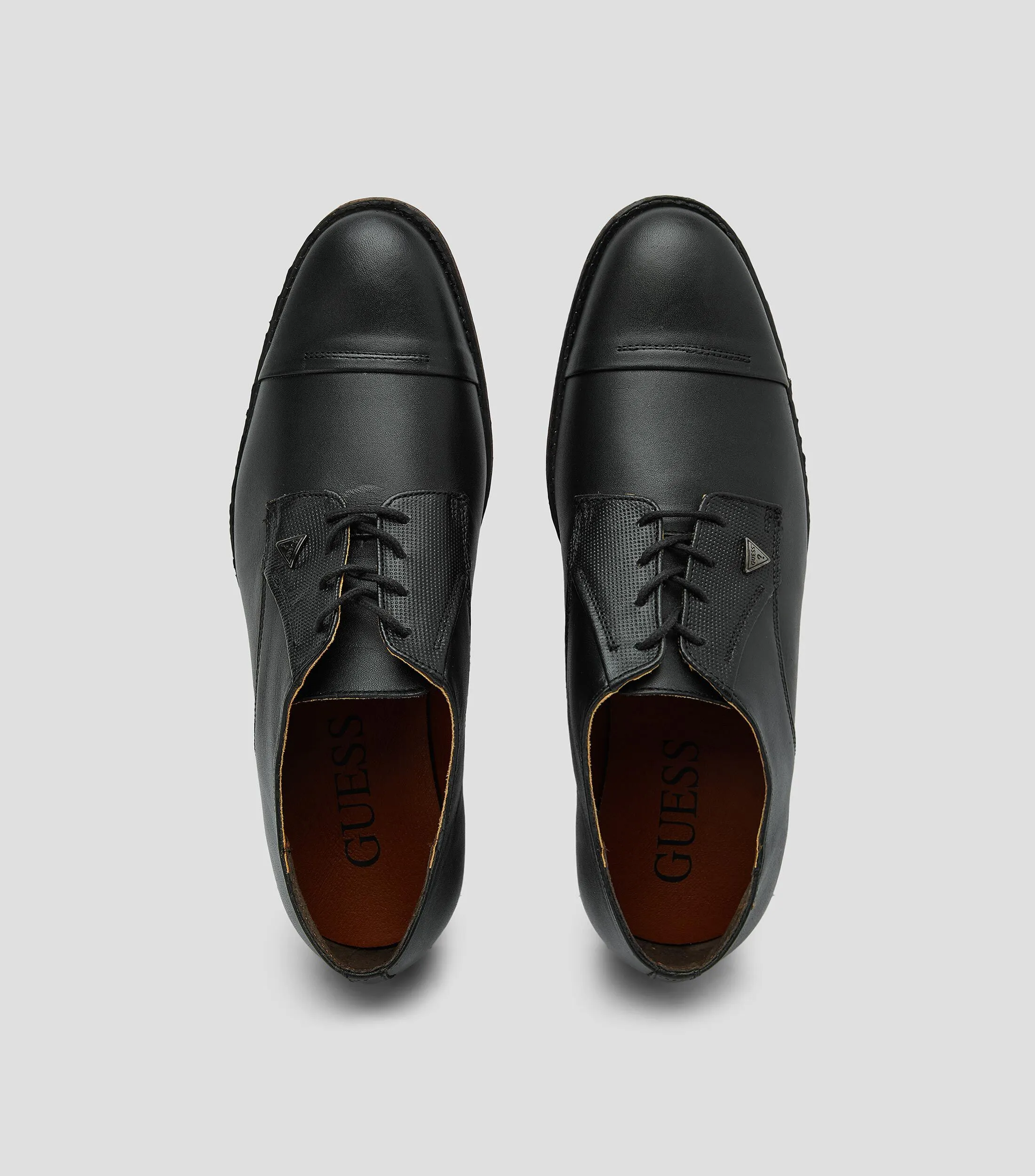 Guess Zapatos de vestir Oxford negros en piel Hombre