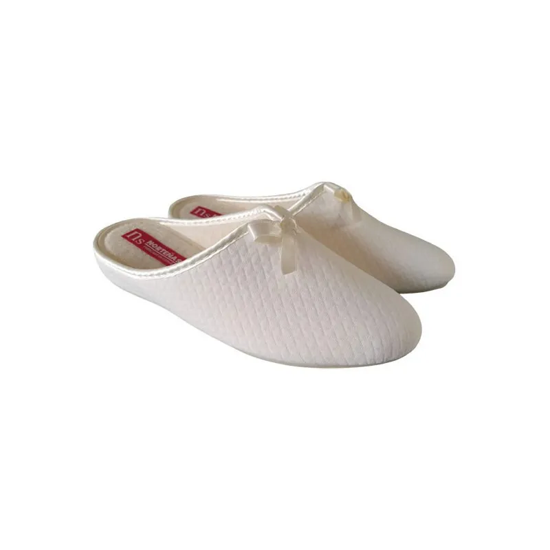 Zapatillas de casa con una lacito para mujer en tejido acolchado en beige - norteñas 11-664